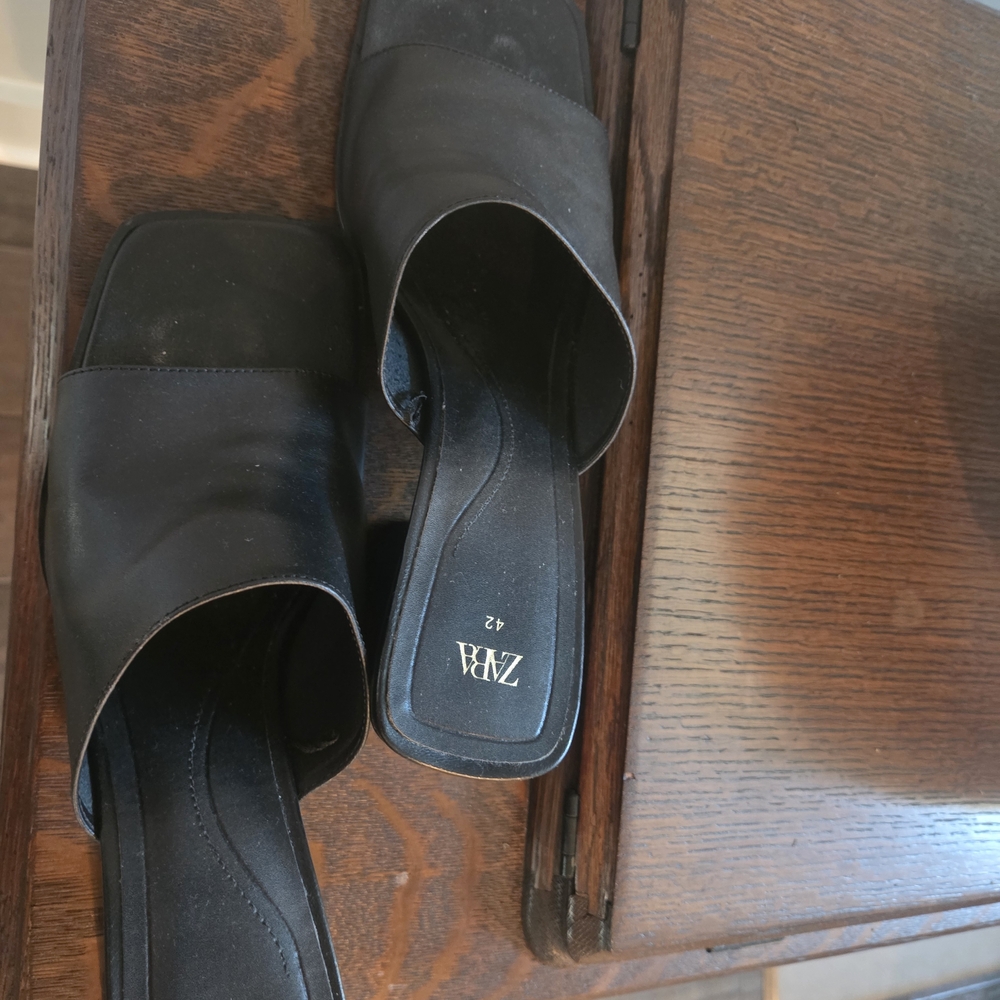 Zara Black Square-Toe Slide Mules